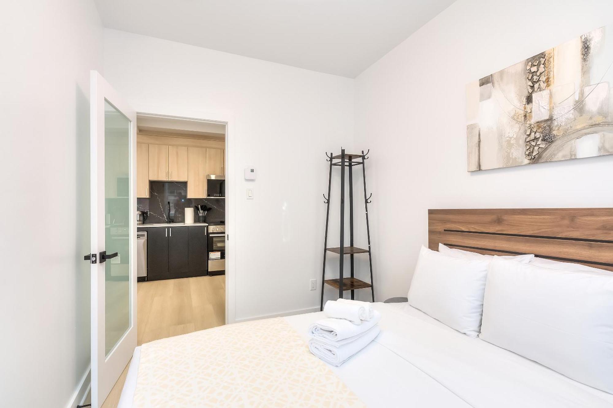 Free Indoor Parking Cozy & Spacious Condo In Heart Of Downtown Montréal Buitenkant foto