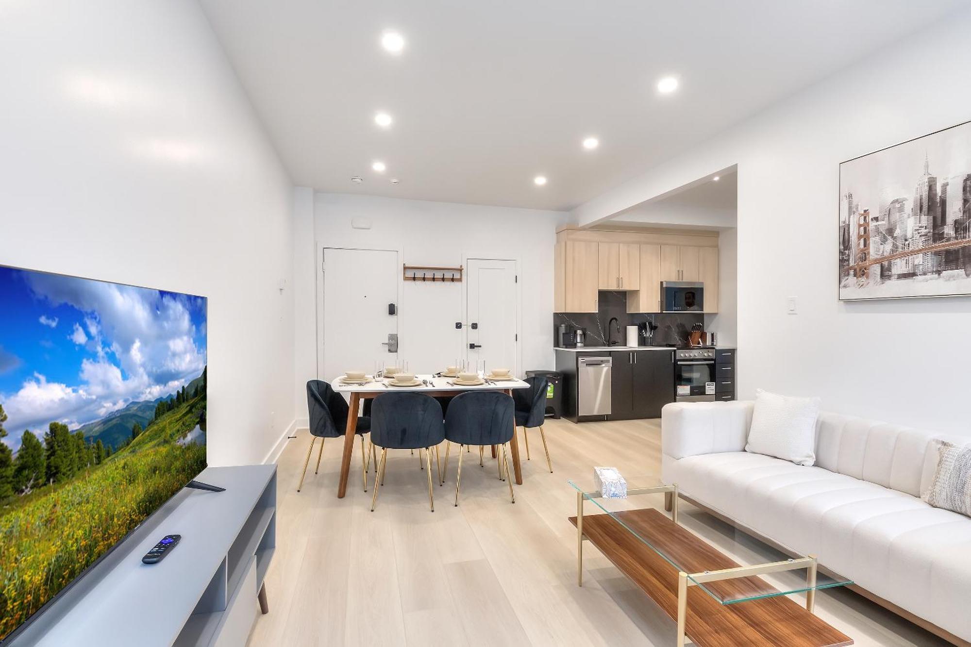 Free Indoor Parking Cozy & Spacious Condo In Heart Of Downtown Montréal Buitenkant foto